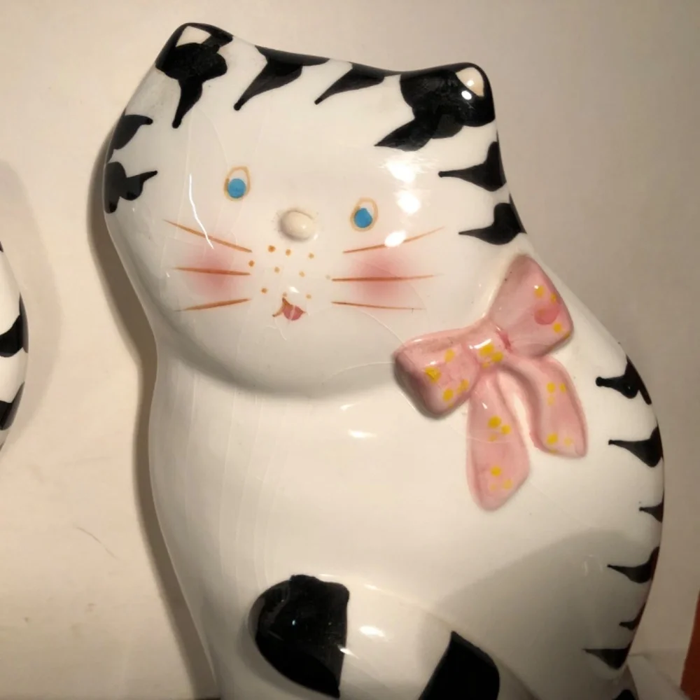 Big ! Set of 2 Vintage Cat 🐈 Figures black & white ceramic Super Cute